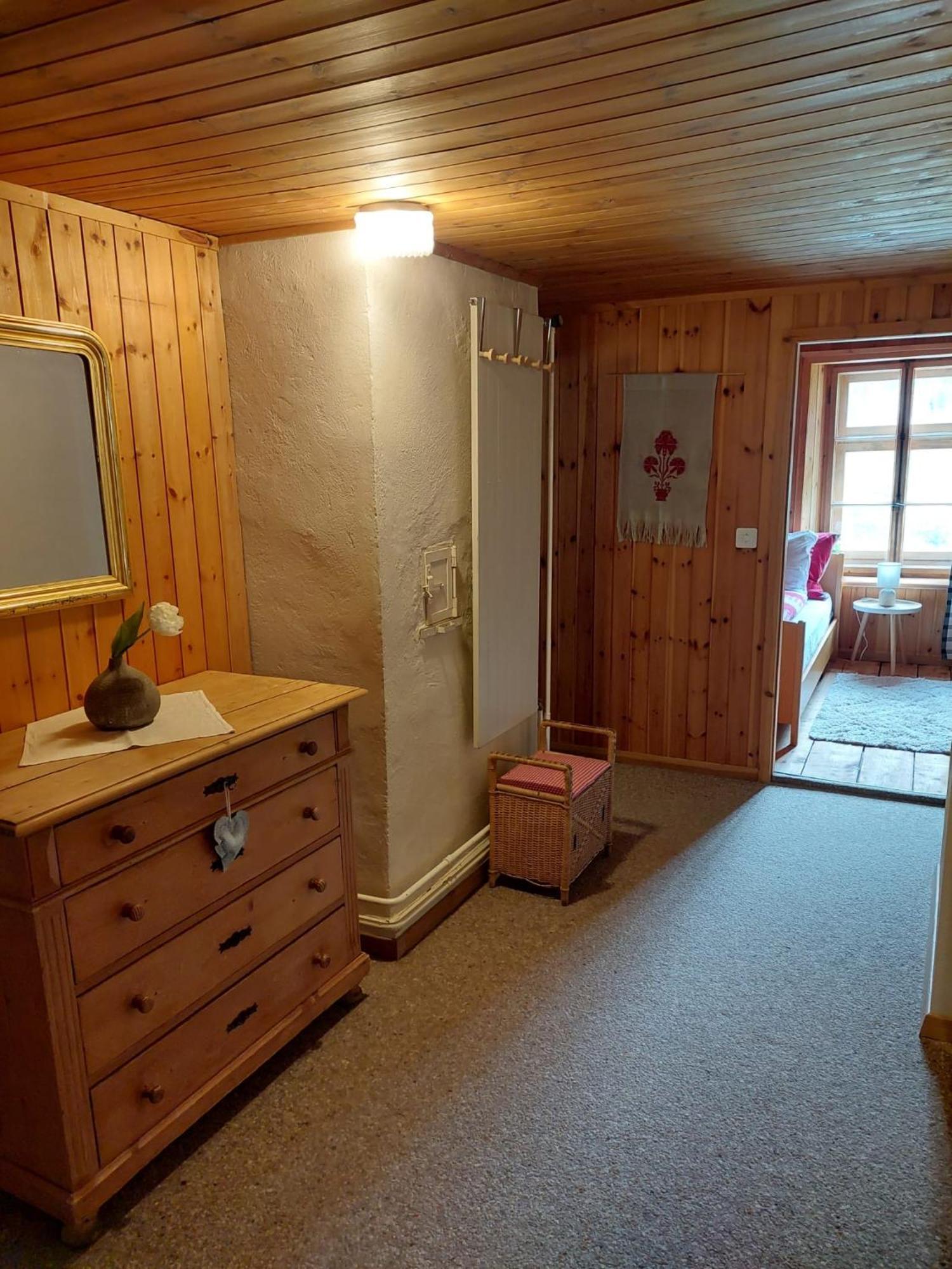 Haus La Punt, Savognin Apartment Rona Стая снимка