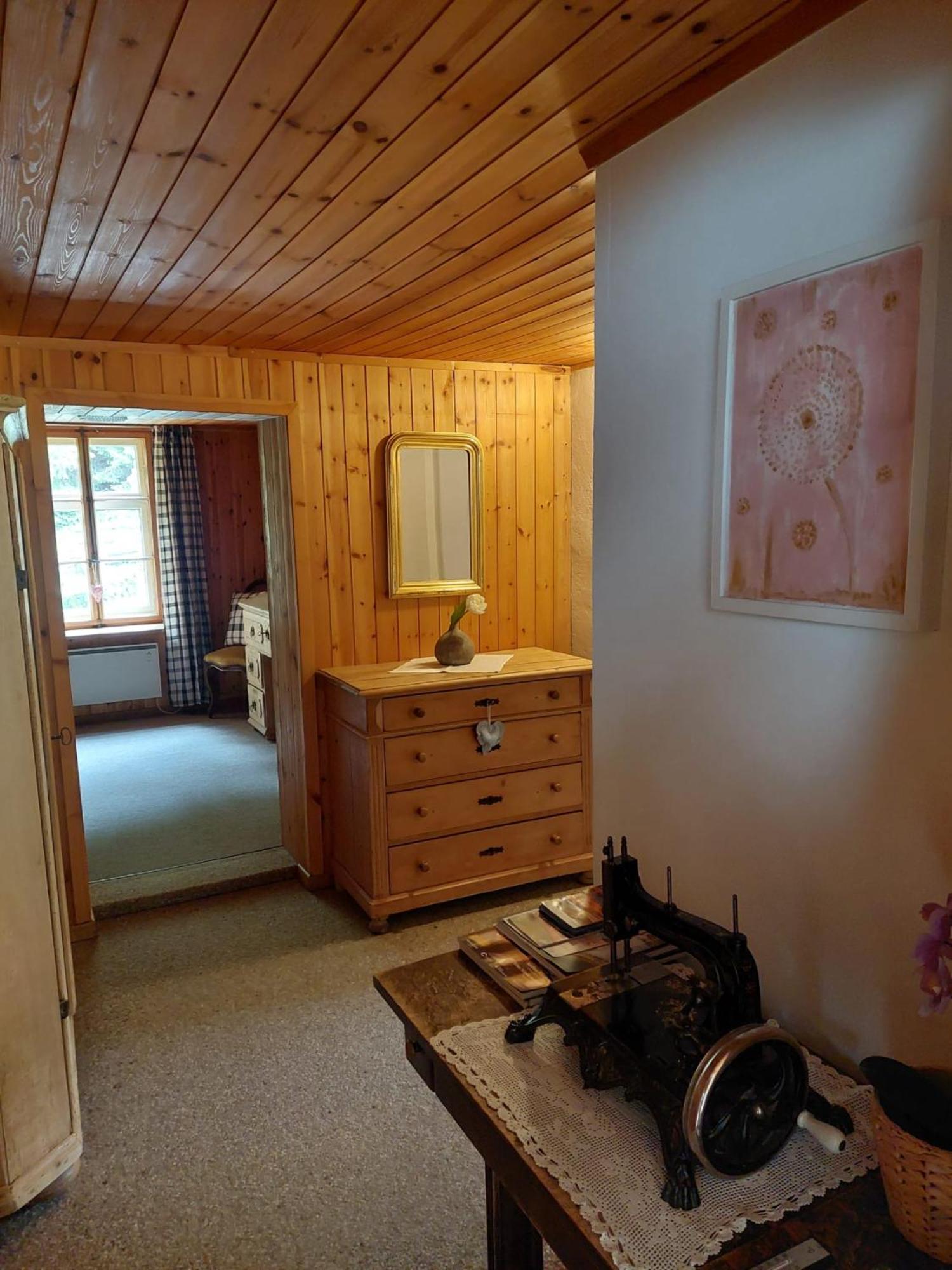 Haus La Punt, Savognin Apartment Rona Стая снимка